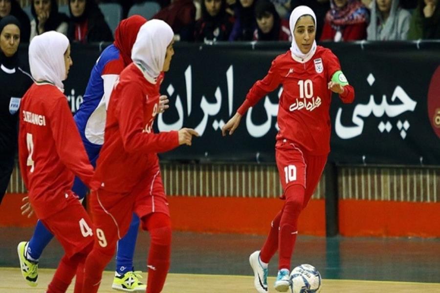 پیروزی بانوان فوتسالیست مقابل تاجیک ها در نیمه نخست

